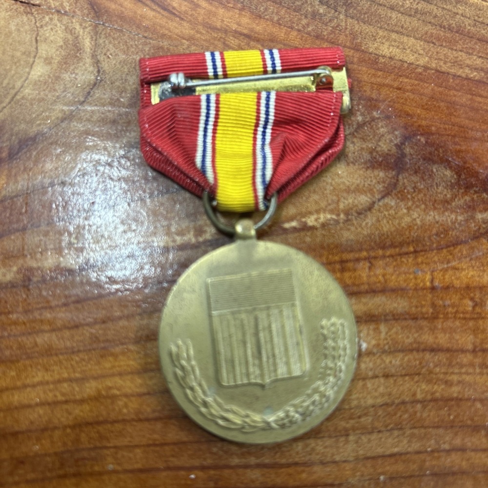 Military National Defense Medal‎ And Ribbon EUC - Picture 2 of 3